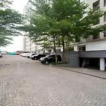 RedLiving Apartemen 19 Avenue - Amanah Room